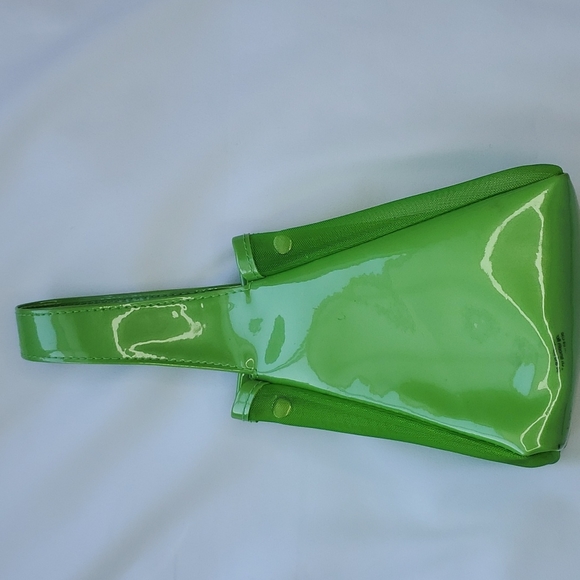 Green Vinyl and Netting Purse - Picture 3 of 6